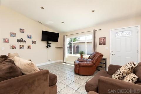 2722 Diaz Gln, Escondido, CA 92027 photo 3