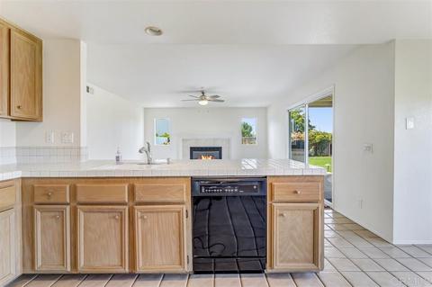 2344 Kimberly Ct, Carlsbad, CA 92008 photo 9