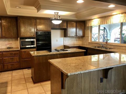 705 Berkeley Way, Vista, CA 92084 photo 3