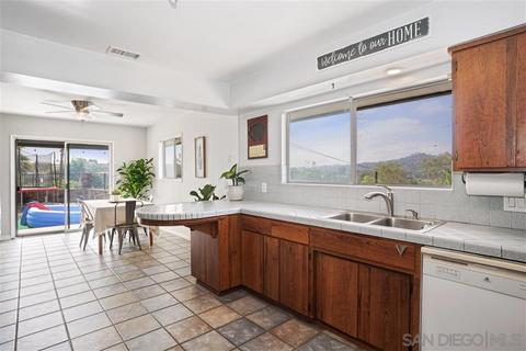 6355 Kimi Ln, La Mesa, CA 91942 photo 12