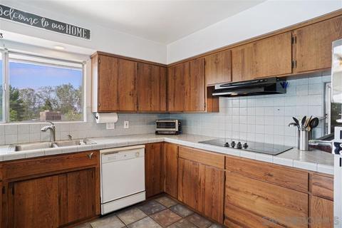 6355 Kimi Ln, La Mesa, CA 91942 photo 9