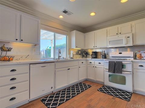 9497 Pino Dr, Lakeside, CA 92040 photo 2