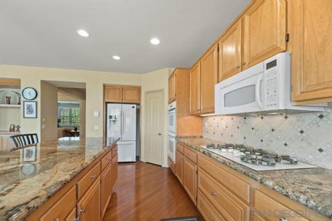 1563 Fairmount Pl, Escondido, CA 92027 photo 6