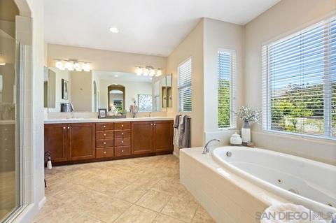 2438 Pine Valley Gln, Escondido, CA 92026 photo 16