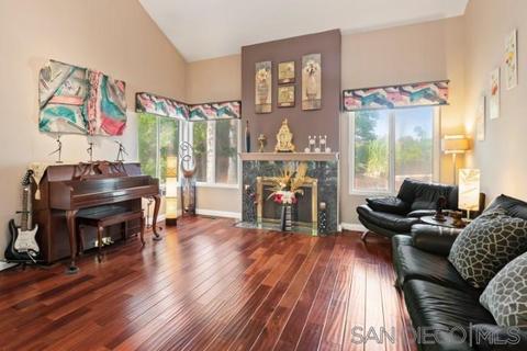 2390 Botella Pl, Carlsbad, CA 92009 photo 2