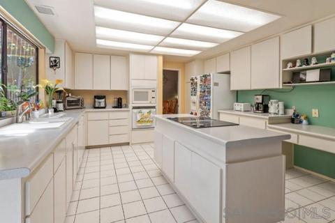 2390 Botella Pl, Carlsbad, CA 92009 photo 10