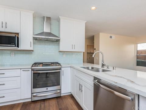 3732 Via Las Villas, Oceanside, CA 92056 photo 6