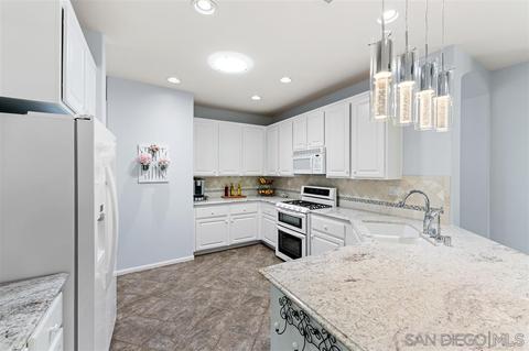 5001 Bella Collina, Oceanside, CA 92056 photo 8