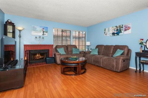 117 Espanas Gln, Escondido, CA 92026 photo 2