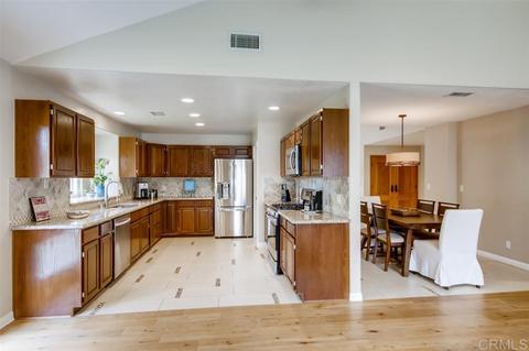 111 Parnassus Cir, Oceanside, CA 92054 photo 9