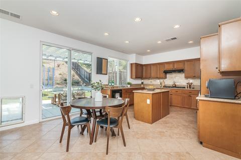 1022 Greenway Rd, Oceanside, CA 92057 photo 9