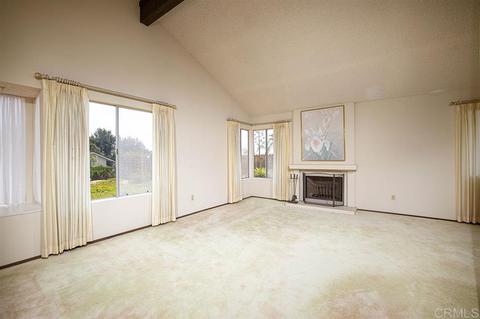2732 Chestnut Ave, Carlsbad, CA 92010 photo 2