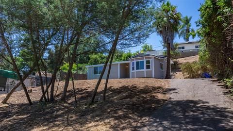 845 Eucalyptus Ave, Vista, CA 92084 photo 2
