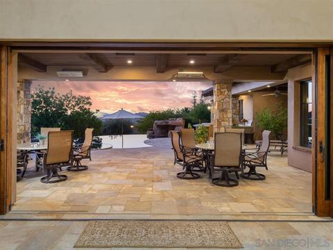 17980 Highlands Ranch Ter, Poway, CA 92064 photo 2