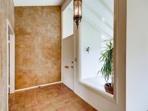 8458 Cliffridge Ave, La Jolla, CA 92037 photo 3