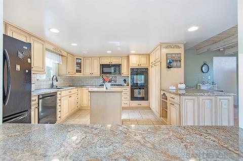 8015 Morocco Dr, La Mesa, CA 91942 photo 11