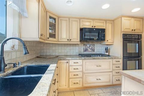 8015 Morocco Dr, La Mesa, CA 91942 photo 13