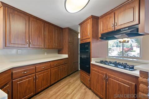 2349 Glenridge Rd, Escondido, CA 92027 photo 8