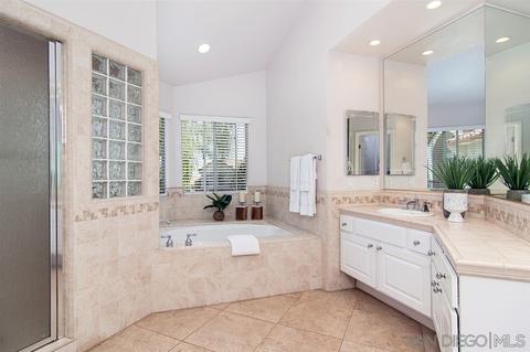 1541 Caminito Solidago, La Jolla, CA 92037 photo 13