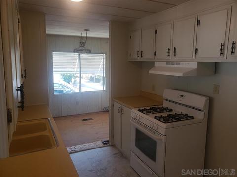 1010 E Bobier #162, Vista, CA 92084 photo 5