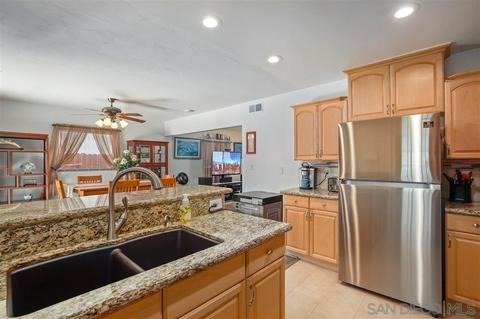 3217 Carolyn Cir, Oceanside, CA 92054 photo 12