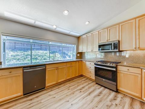 1684 Avenida Guillermo, Oceanside, CA 92056 photo 3