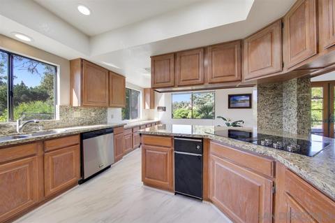 816 Needlerock Pl, Escondido, CA 92025 photo 5