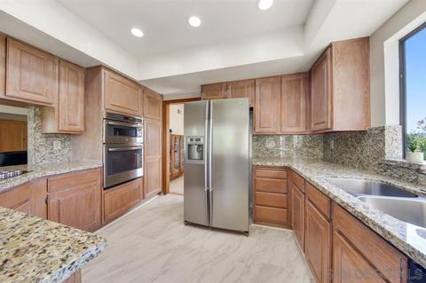 816 Needlerock Pl, Escondido, CA 92025 photo 6