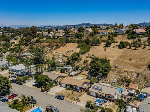 333 Cananea St, Vista, CA 92084 photo 2