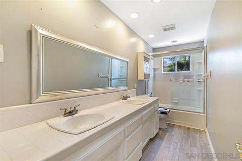 595 E Bobier Dr, Vista, CA 92084 photo 15