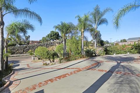595 E Bobier Dr, Vista, CA 92084 photo 3