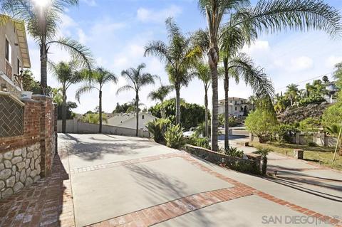 595 E Bobier Dr, Vista, CA 92084 photo 2