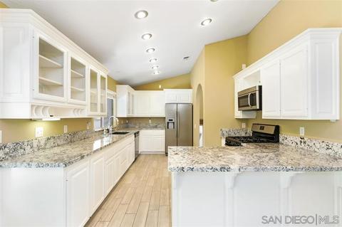 595 E Bobier Dr, Vista, CA 92084 photo 8