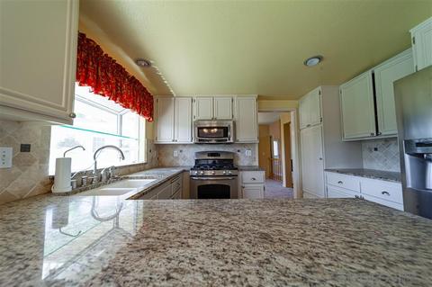 5059 Sunmeadow Rd, Oceanside, CA 92056 photo 9