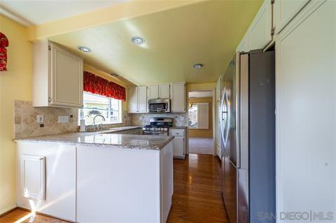 5059 Sunmeadow Rd, Oceanside, CA 92056 photo 8
