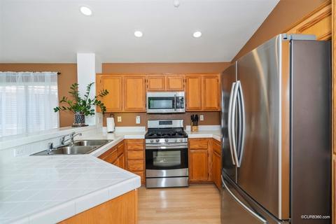 254 Brookview Ct, Santee, CA 92071 photo 2