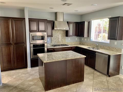 1025 Augusta Cir, Oceanside, CA 92057 photo 2