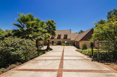 1850 Summit Hill Dr, Escondido, CA 92027 photo 2