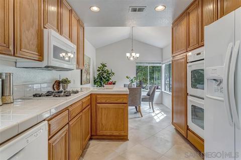 579 Edgewater, Oceanside, CA 92057 photo 7