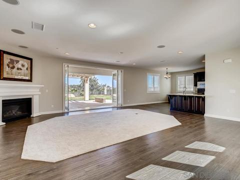 1050 Village Dr, Oceanside, CA 92057 photo 6