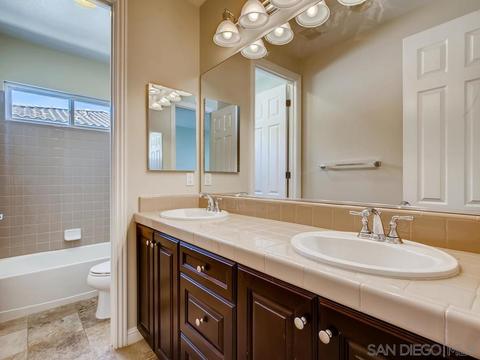 1050 Village Dr, Oceanside, CA 92057 photo 19