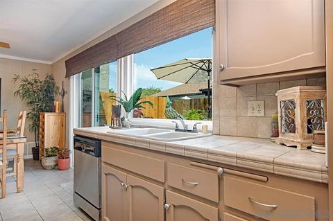 1353 Saddleview Ct, El Cajon, CA 92019 photo 11