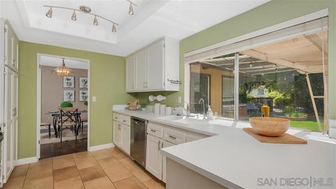 3237 Vista Cielo Ln, Spring Valley, CA 91978 photo 10