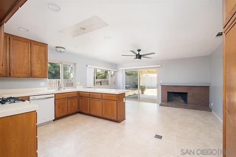 2534 Bradley St, Oceanside, CA 92056 photo 7