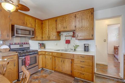 7611 Canton Dr, Lemon Grove, CA 91945 photo 9