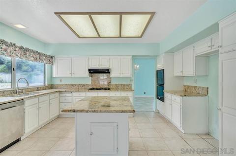 5179 Winona Ct, Oceanside, CA 92057 photo 4