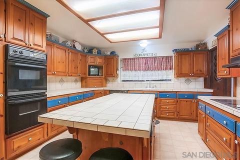 453 Stockalper Ln, Ramona, CA 92065 photo 9