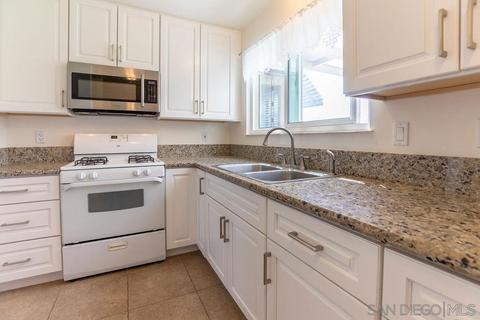 4729 Sunny Hills Rd, Oceanside, CA 92056 photo 6