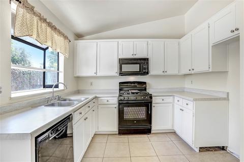 1553 Spring Creek Ln, Oceanside, CA 92057 photo 10