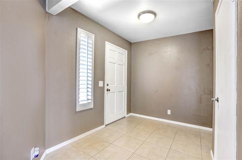 1553 Spring Creek Ln, Oceanside, CA 92057 photo 4